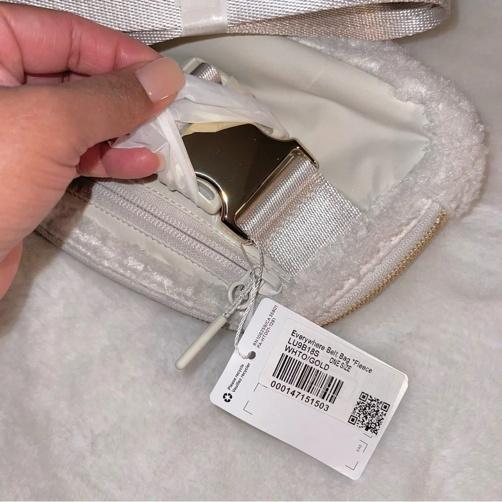 Lululemon Everywhere Fleece Belt Bag with Gold Hardware